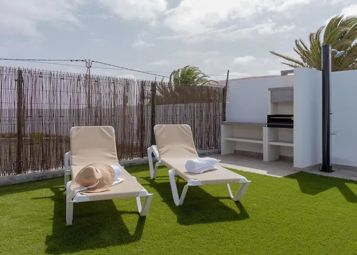 Modernes Und Helles Direkt Am Meer- Mit Zwei Grossen Terrassen- Garte By Interhome *