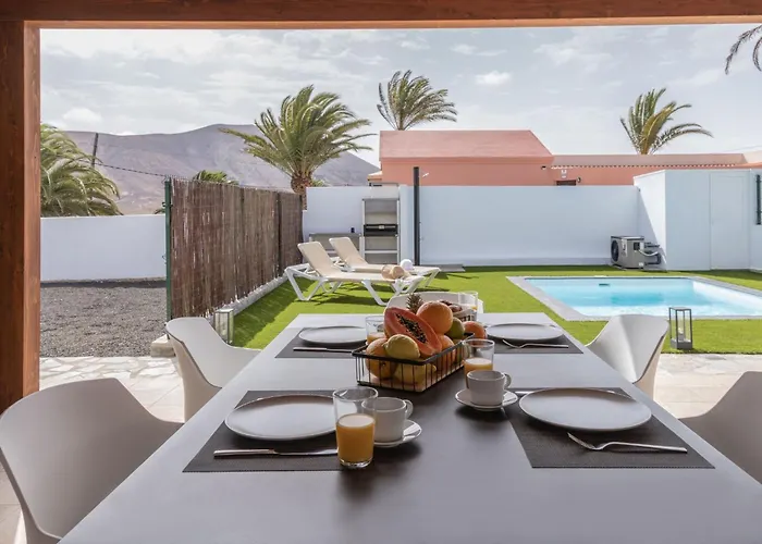 Modernes Und Helles Direkt Am Meer- Mit Zwei Grossen Terrassen- Garte By Interhome