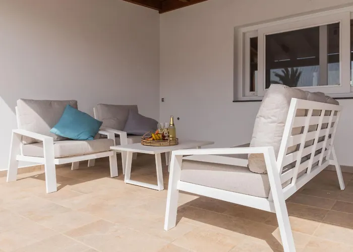 펜션 Modernes Und Helles Direkt Am Meer- Mit Zwei Grossen Terrassen- Garte By Interhome