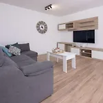 Modernes Und Helles Direkt Am Meer- Mit Zwei Grossen Terrassen- Garte By Interhome Casa de Férias *