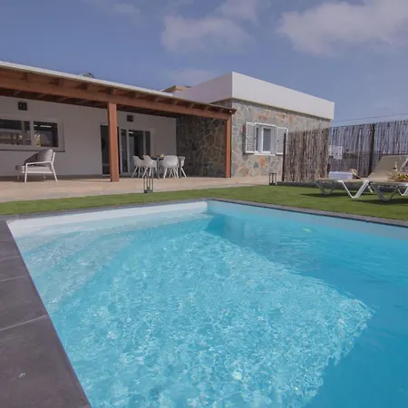 Modernes Und Helles Direkt Am Meer- Mit Zwei Grossen Terrassen- Garte By Interhome *