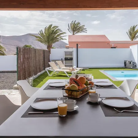 Modernes Und Helles Direkt Am Meer- Mit Zwei Grossen Terrassen- Garte By Interhome