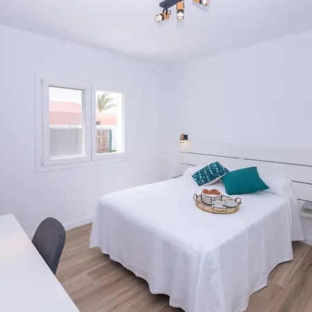 Nyaraló Modernes Und Helles Direkt Am Meer- Mit Zwei Grossen Terrassen- Garte By Interhome