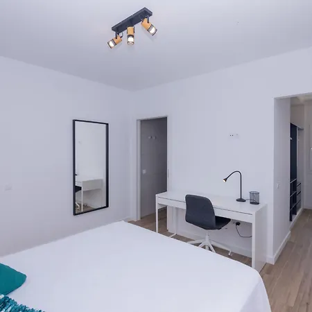 Modernes Und Helles Direkt Am Meer- Mit Zwei Grossen Terrassen- Garte By Interhome Nyaraló *