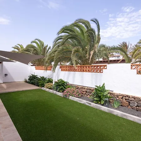 Modernes Und Helles Direkt Am Meer- Mit Zwei Grossen Terrassen- Garte By Interhome