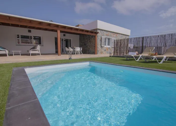 Modernes Und Helles Direkt Am Meer- Mit Zwei Grossen Terrassen- Garte By Interhome *