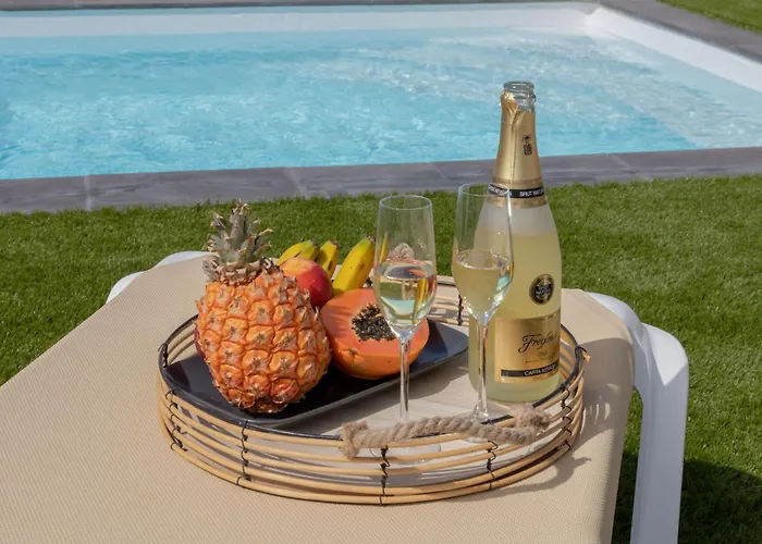 Modernes Und Helles Direkt Am Meer- Mit Zwei Grossen Terrassen- Garte By Interhome Nyaraló *