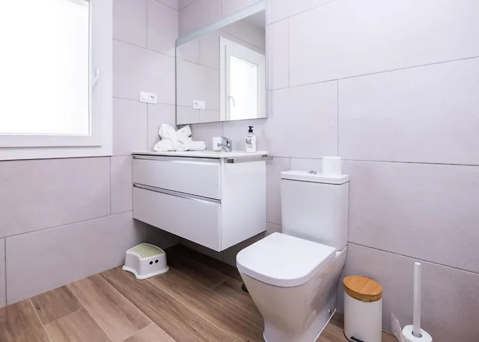 Modernes Und Helles Direkt Am Meer- Mit Zwei Grossen Terrassen- Garte By Interhome * Villaverde