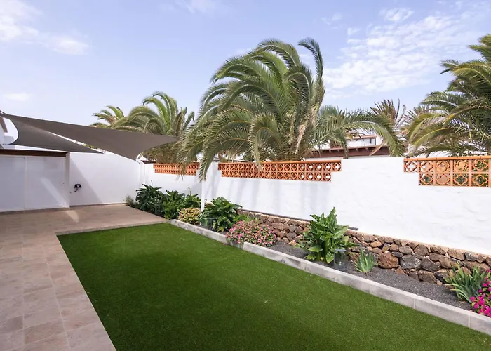 Modernes Und Helles Direkt Am Meer- Mit Zwei Grossen Terrassen- Garte By Interhome