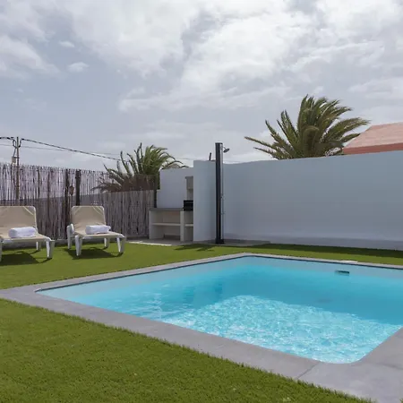 Сasa de vacaciones Modernes Und Helles Direkt Am Meer- Mit Zwei Grossen Terrassen- Garte By Interhome